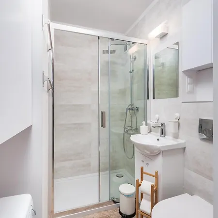Przechodnia 2 By Homeprime Apartment